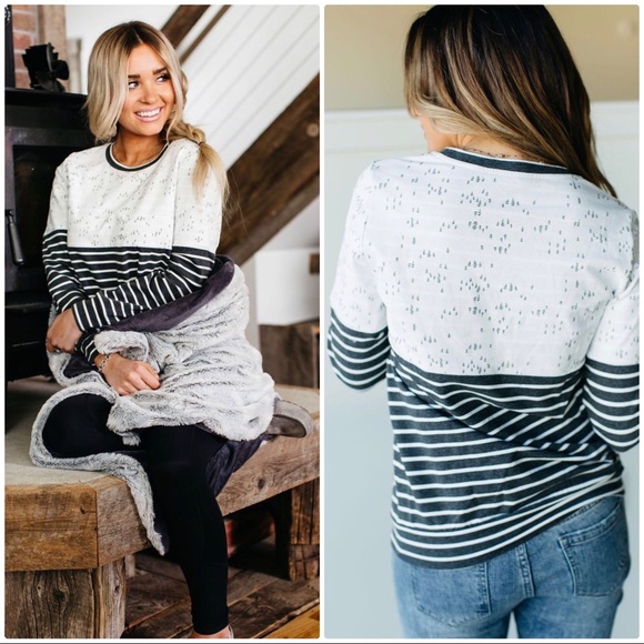 *SOLD* Ampersand Avenue Tree Print Sweatshirt - Picture 3 of 8